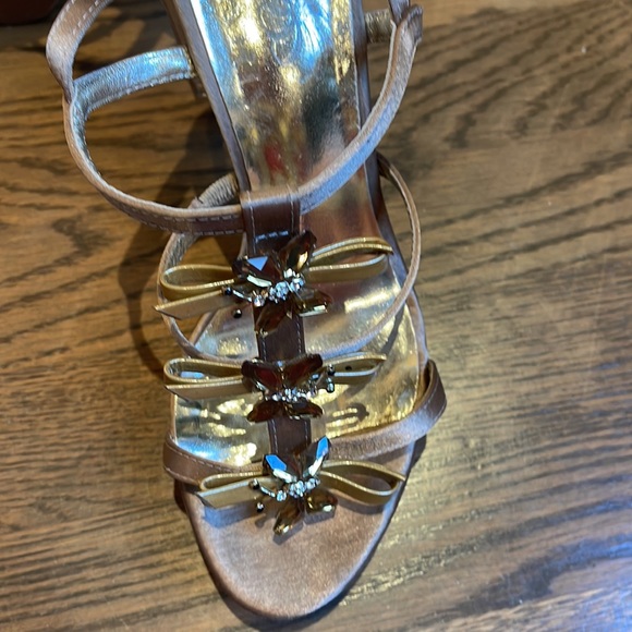 ALTROVIA SATIN AND BEADED HEEL - Picture 4 of 5